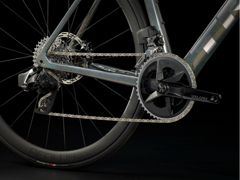 Trek Emonda SLR 6 eTap Carbon Road Bike 2024 in Prismatic Black-5